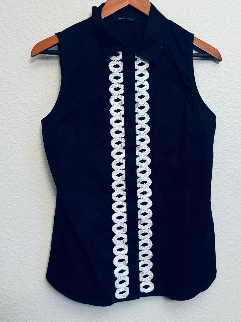 Tommy Hilfiger Black White Embroidered Button Down Sleeveless Top S